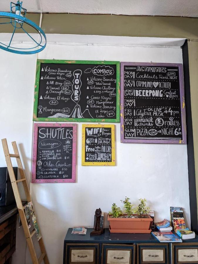 The Spot Hostel Leon Exterior photo