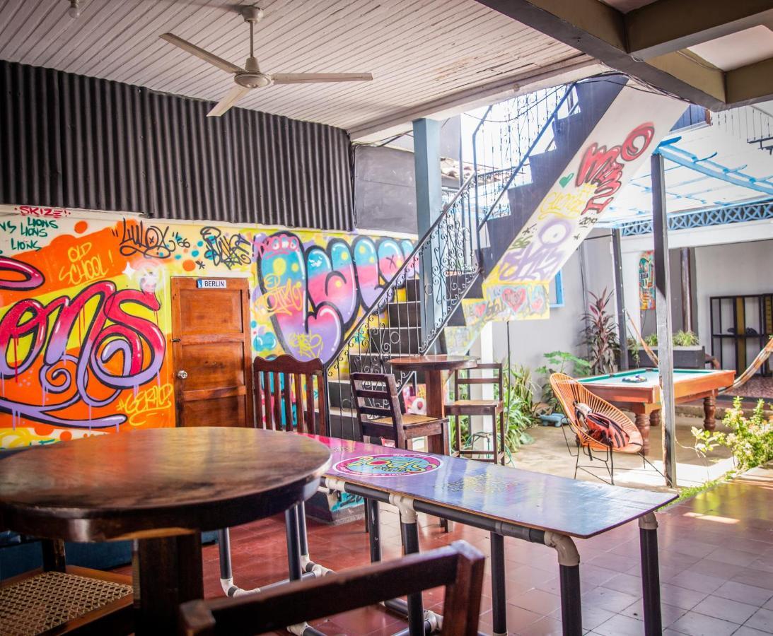 The Spot Hostel Leon Exterior photo