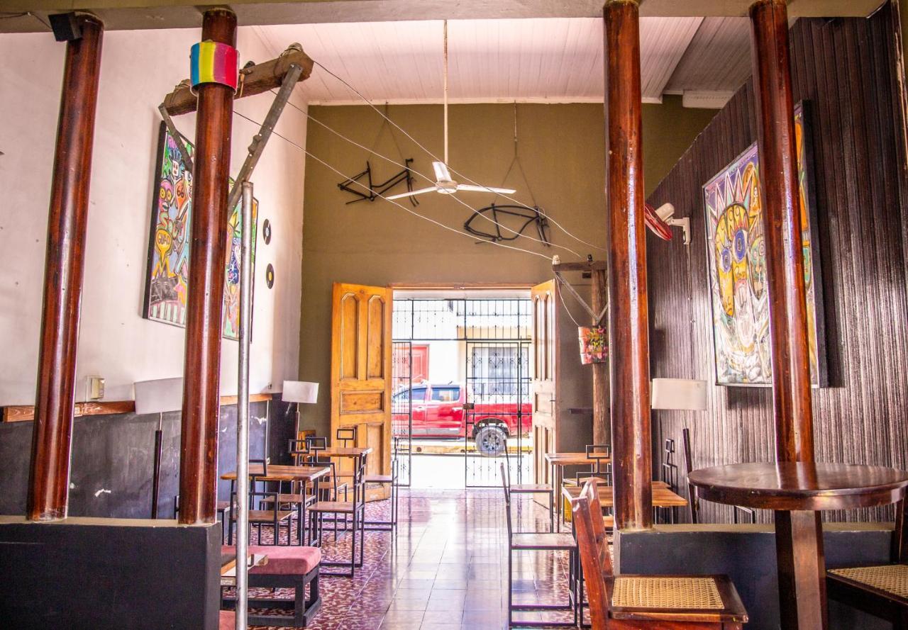 The Spot Hostel Leon Exterior photo