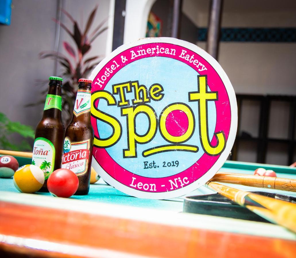 The Spot Hostel Leon Exterior photo