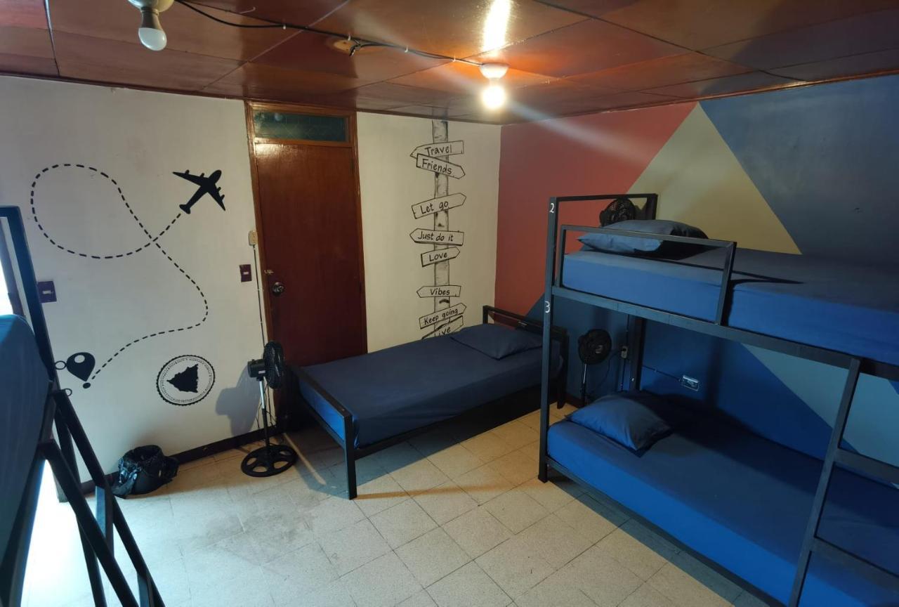 The Spot Hostel Leon Exterior photo
