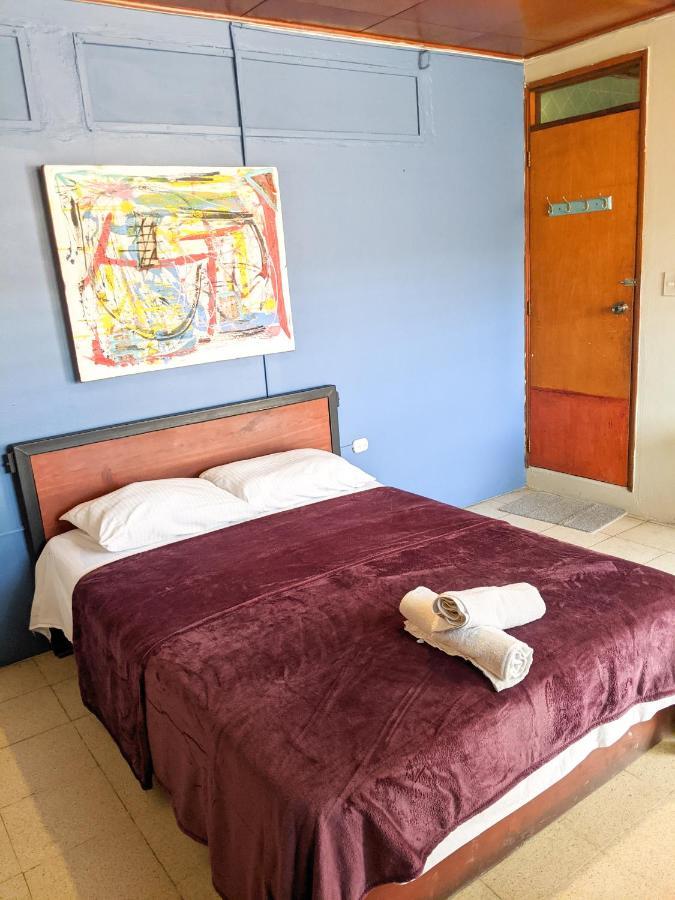 The Spot Hostel Leon Exterior photo